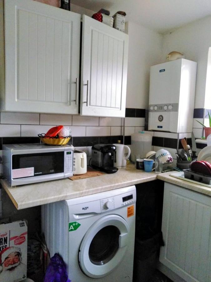 Comfortable Double Bedroom In London Hornchurch Dış mekan fotoğraf